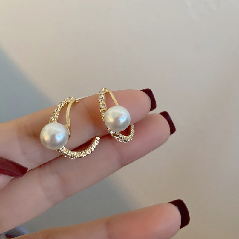 Fashion Imitation Pearl Diamond Earrings Hollow Earrings display picture 3