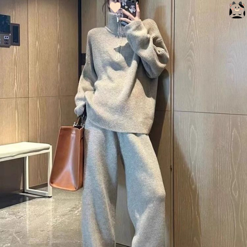 This Year's Popular Set of Relaxed Suits for Women in Autumn and Winter, Mid-Length Hooded Knitwears + Straight-Leg Pants Two-Piece Set