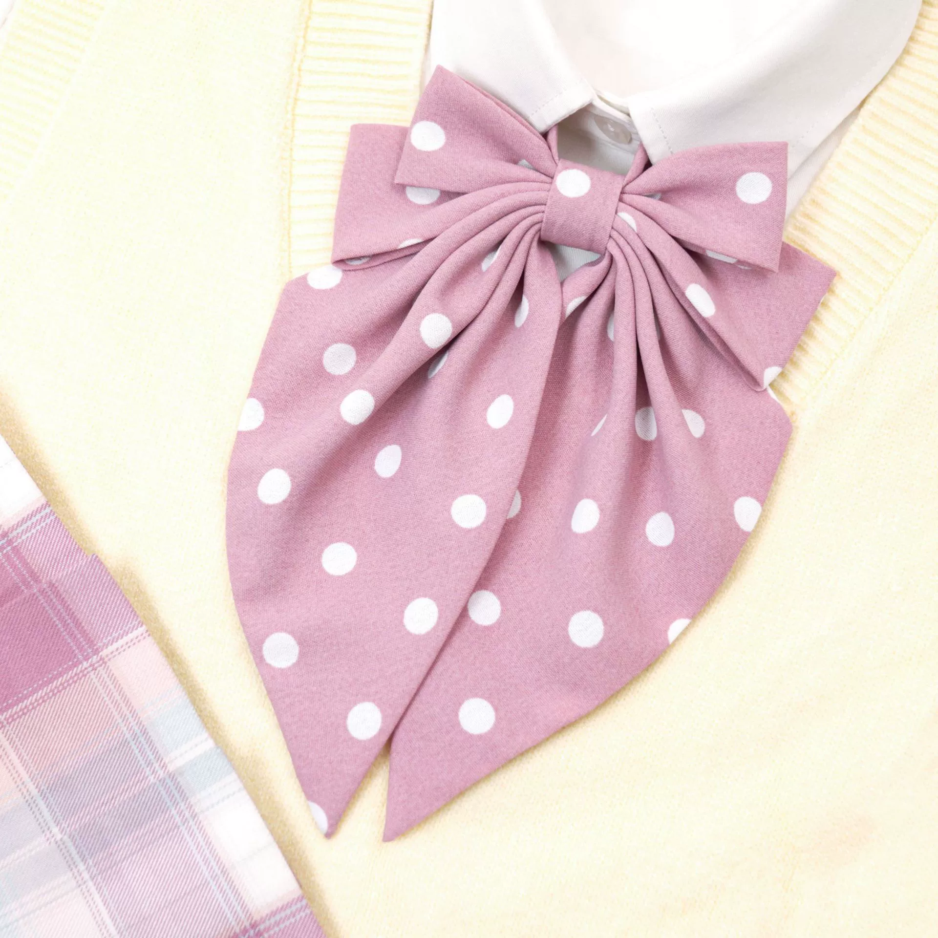 Genuine Japanese student pleated skirt, bow tie with bow for elementary school students