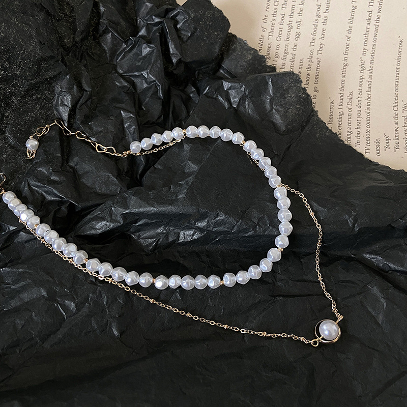 Simple Double-layer Pearl Clavicle Chain French Retro Palace Style Pearl Necklace display picture 1