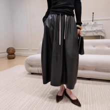 花苞皮裙运动休闲风抽绳温润半身大裙摆小羊皮女士真皮半裙冬季