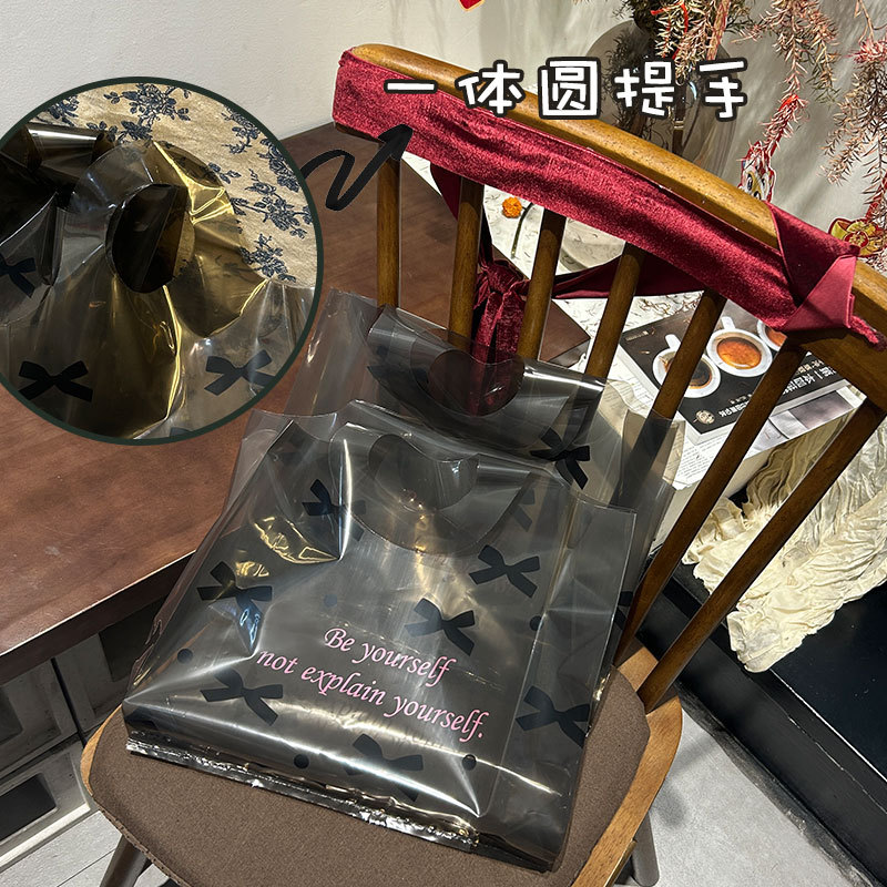 검은색 리본, 작은 크기 길이 28 높이 39 측면 너비 8cm, 손잡이 포함 높이