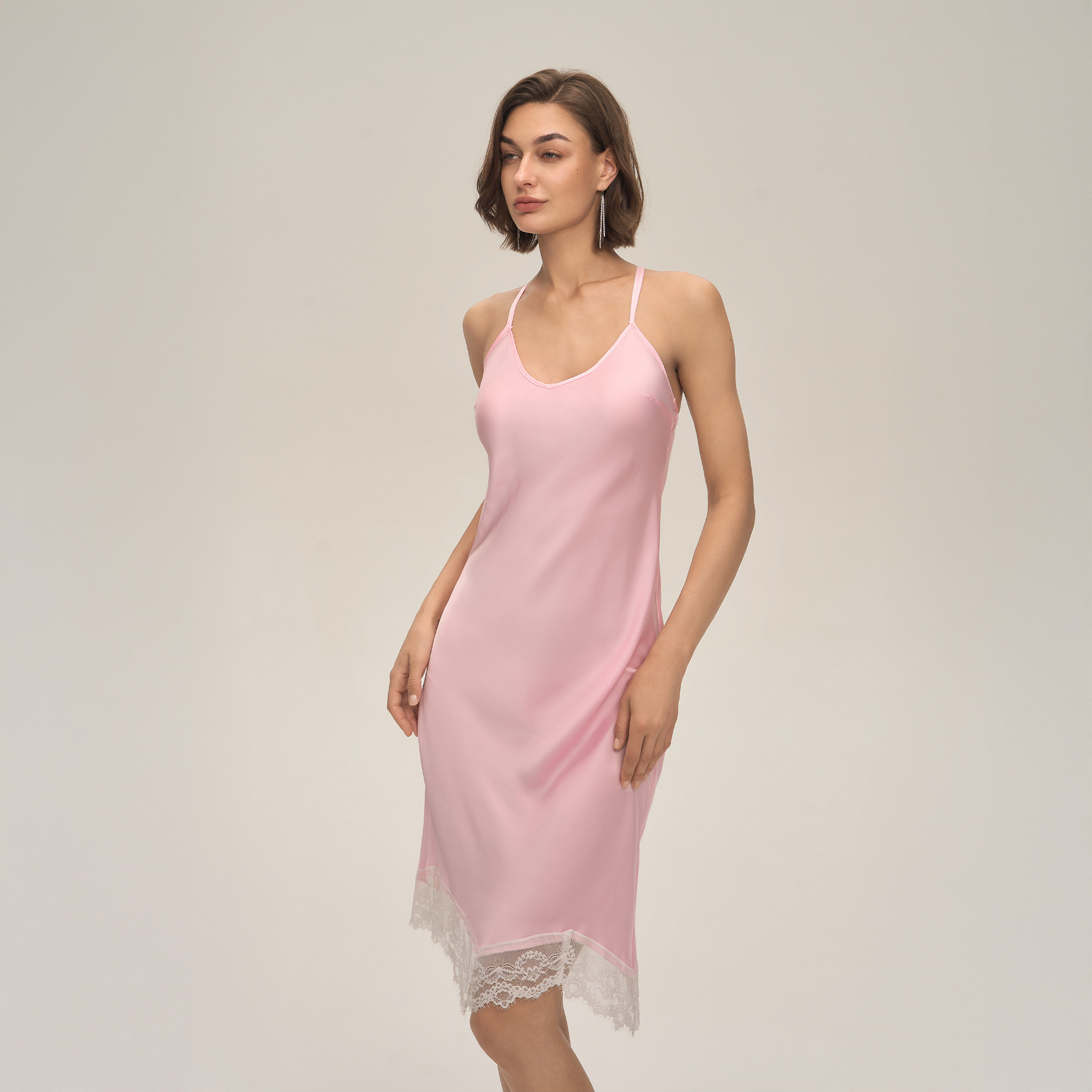 Nuevo satén sólido, encaje blanco, ropa casera larga, ropa de cama sexy, cinturón, pijama DQ3917