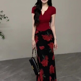 С���Ӵ���һ����Ů���Մe�½^�������@�ݶ���T���Ըа��ΰ���ȹ