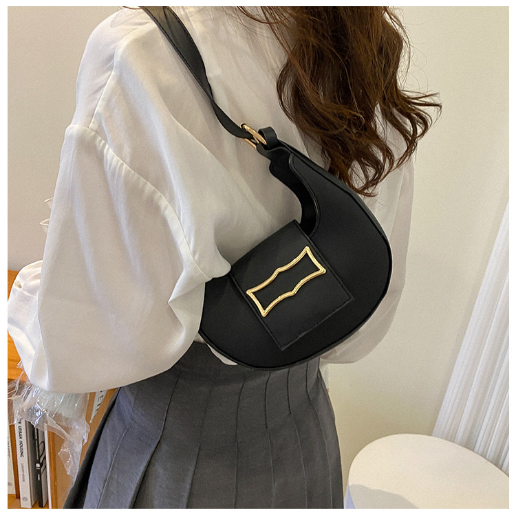 Women's Small All Seasons Pu Leather Fashion Underarm Bag display picture 4