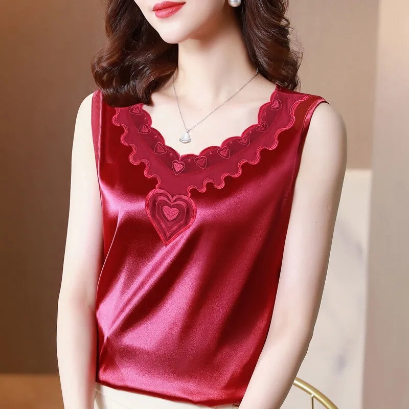 New summer casual fashion sleeveless camisole for women, paired with a suit and a white or black base shirt New summer casual fashion sleeveless camisole for women, paired with a suit and a white or black base shirt