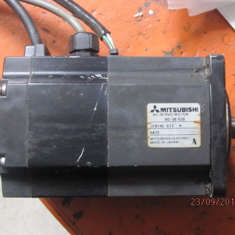 伺服电机HC-UF43B/HC-UF43BK 全新