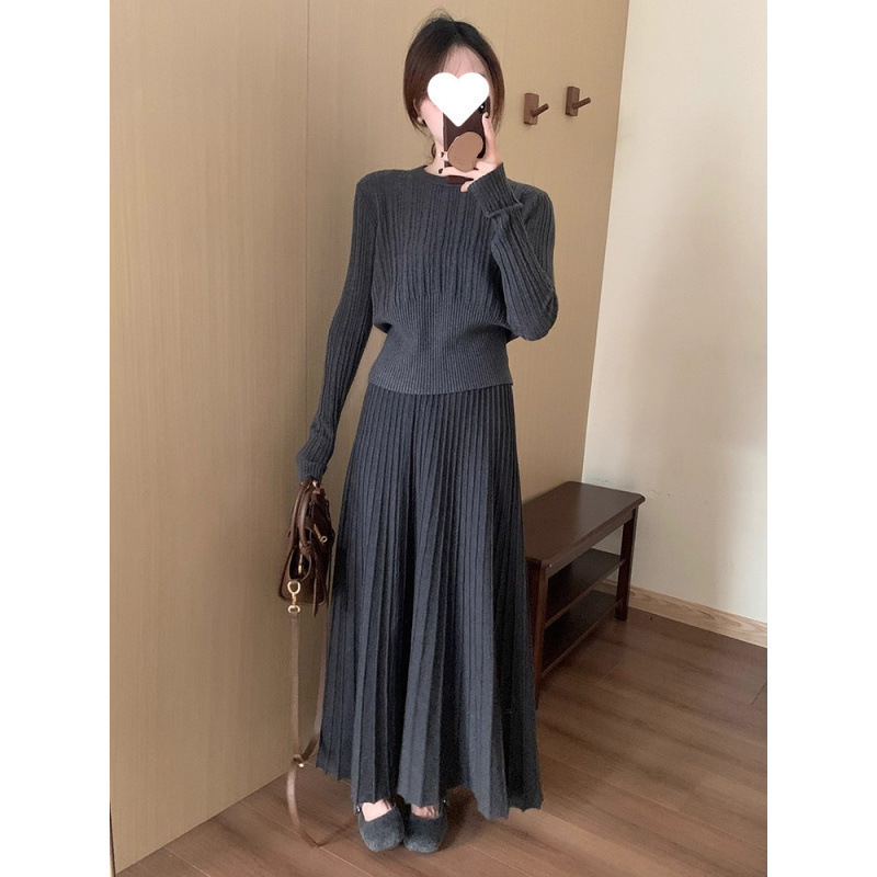 Skirt [dark gray]