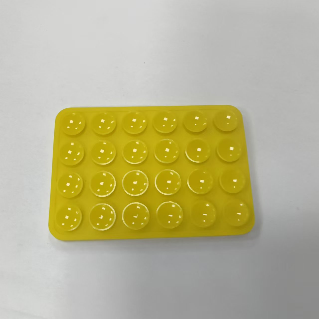 Suministro directo de fábrica de ventosa de silicona ventosa de teléfono móvil ventosa cuadrada ventosa de 24 granos ventosa de soporte para teléfono móvil ventosa de silicona de doble cara