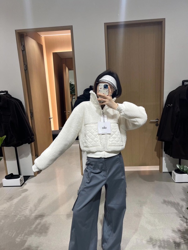 Jisoo同款Alo羊羔毛拼接短外套加厚保暖运动休闲立领拉链夹克上衣|undefined