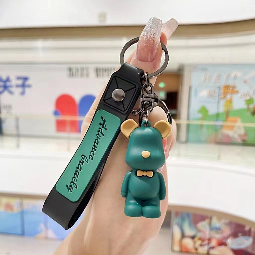Caricatura violenta oso colgante llavero de PVC colgante llave de goma blanda juegos de videojuegos de muñeca ciudad pequeño regalo pequeño regalo