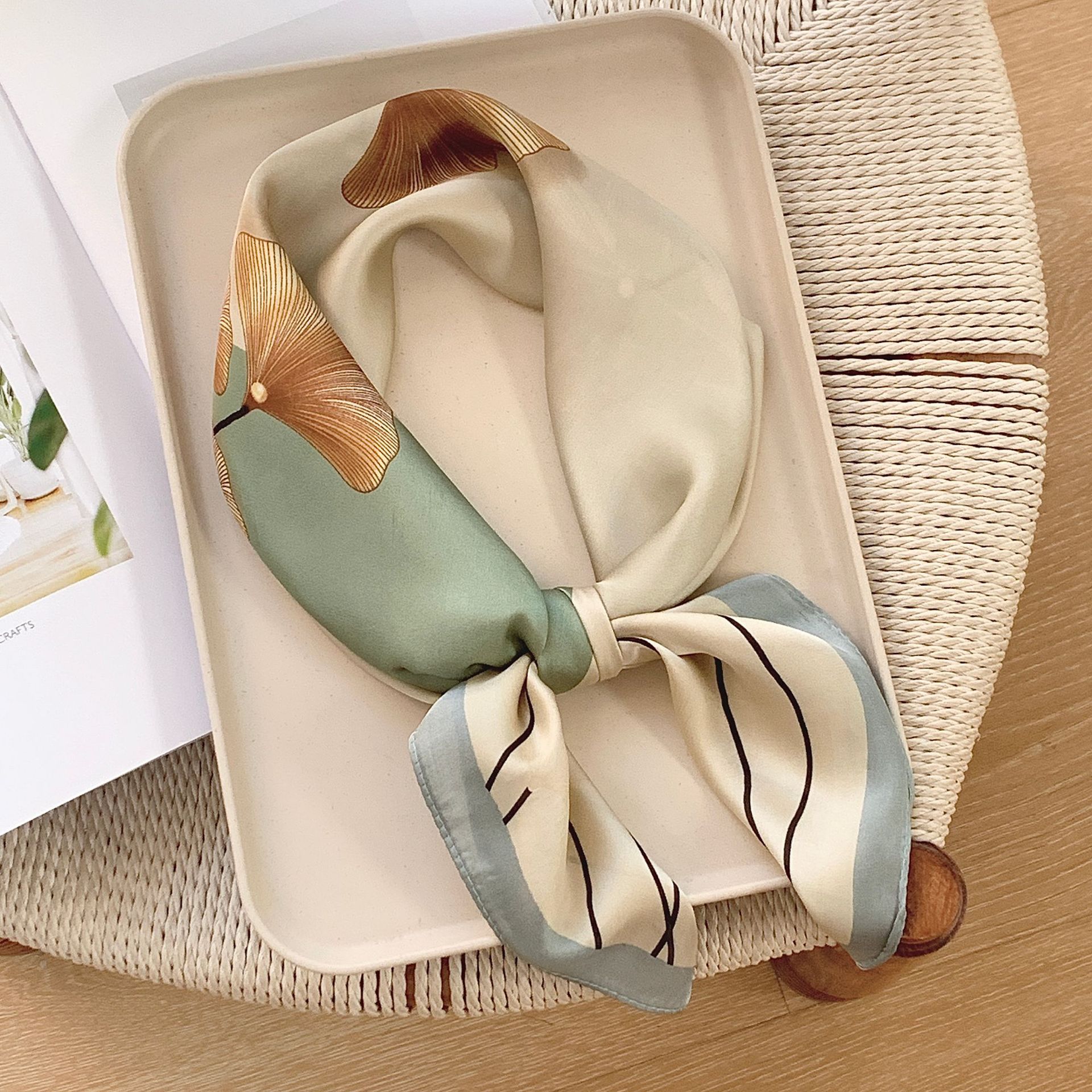 Women's Elegant Business Color Block Ginkgo Leaf Polyester Printing Silk Scarves display picture 2