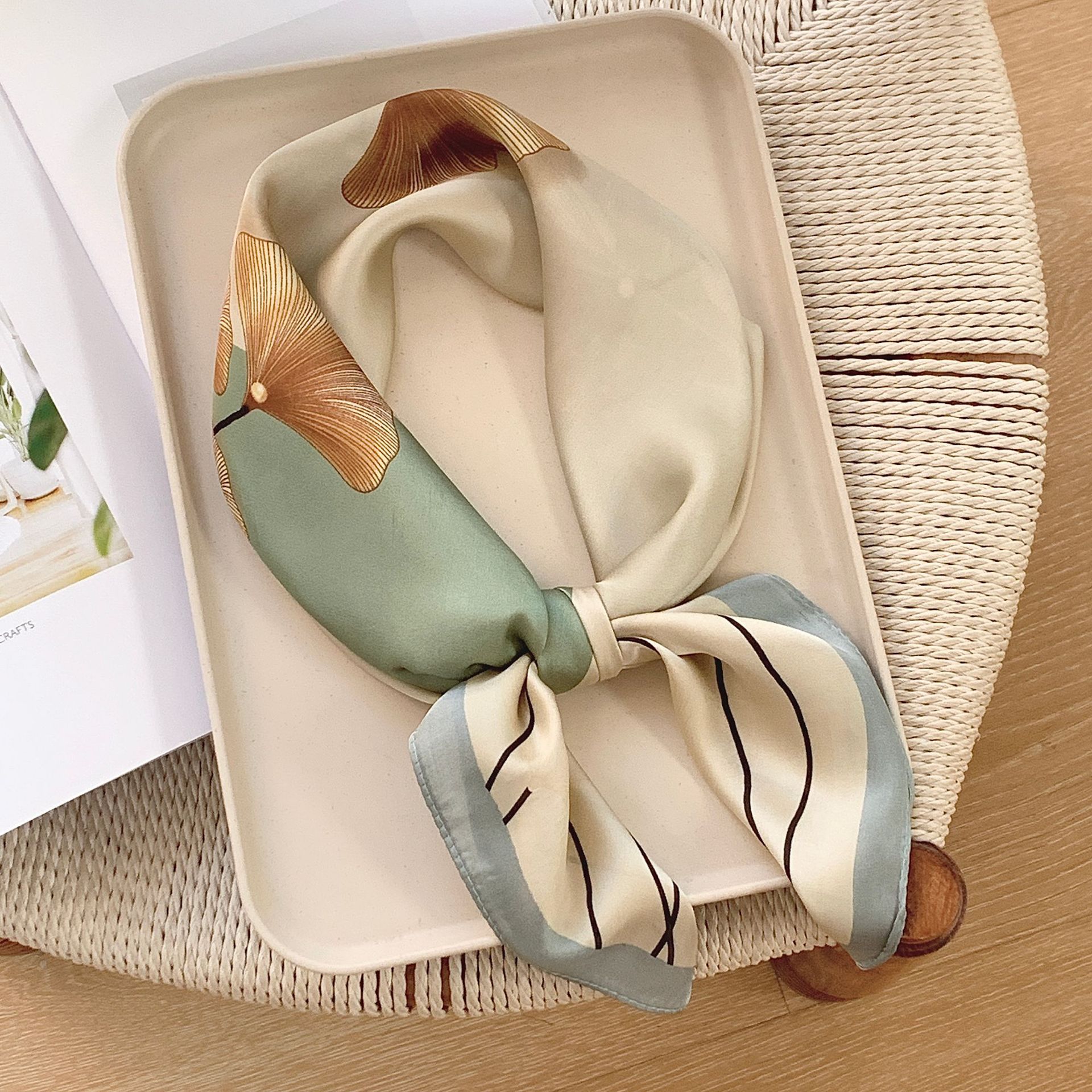 Holiday, Daily Occasion Women's Elegant Business Color Block Ginkgo Leaf Polyester Printing Silk Scarves
