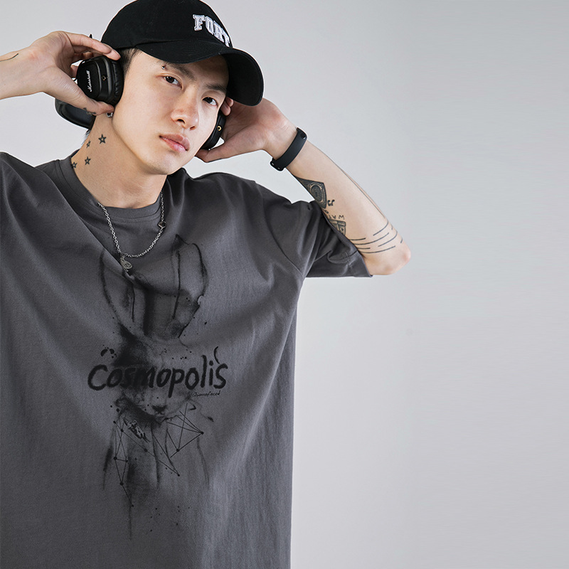 Hanlu Japanese Menswear 2021 new pattern Black Wind Short sleeved Hand drawn rabbit printing ins Compassionate tide