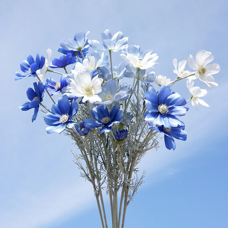 Realistic flower arrangements