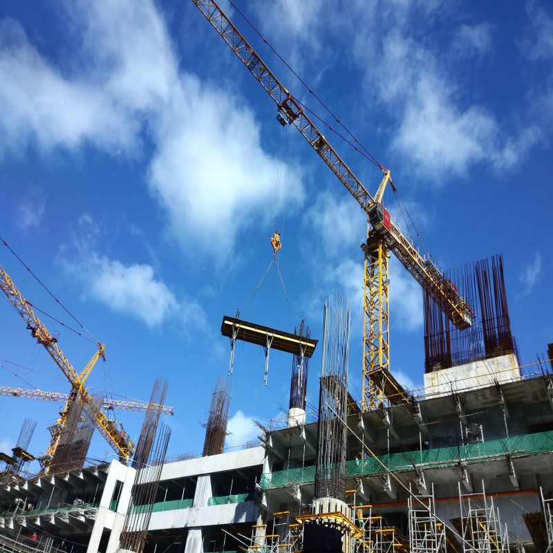 水性环氧沥青防水材料，清楚基础表面具有腐蚀性的液体。