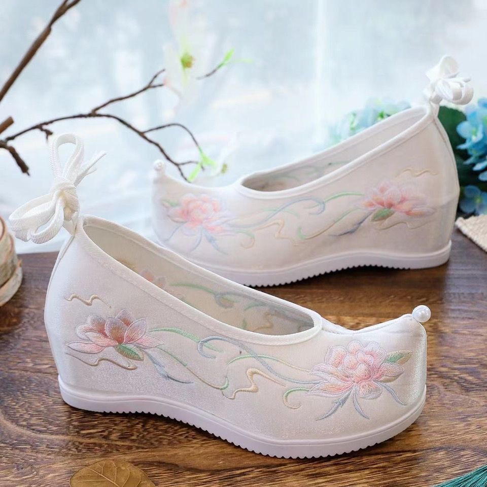 原创7厘米汉服鞋子内增高古风超仙秀禾婚鞋明古装翘头绣花鞋
