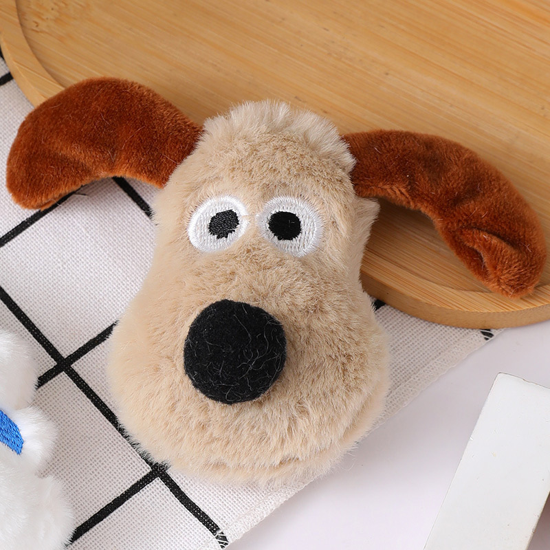 Caricatura peluche fresas oso broche lindo perro Pacha muñeca bolsas de muñecas colgar DIY accesorios de ropa al por mayor