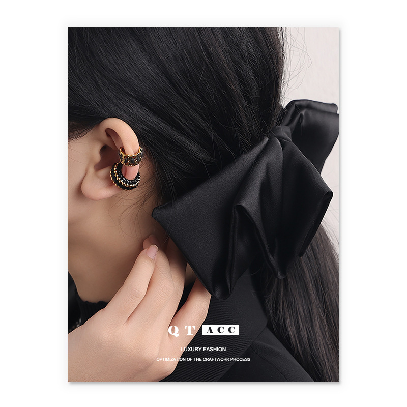 Latón Chapado en 18K oro/aceite de gota hecho a mano retro simple todo partido personalizado lana oído hueso clip earless pendientes para las mujeres