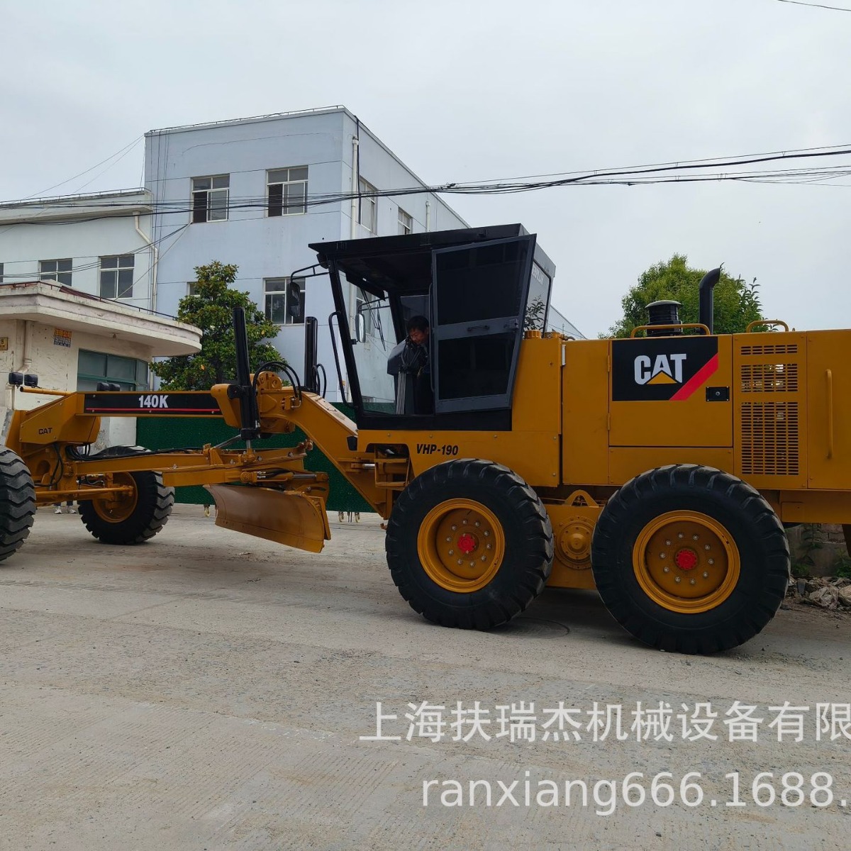 caterpillar卡特彼勒140K路面平地机带推刀