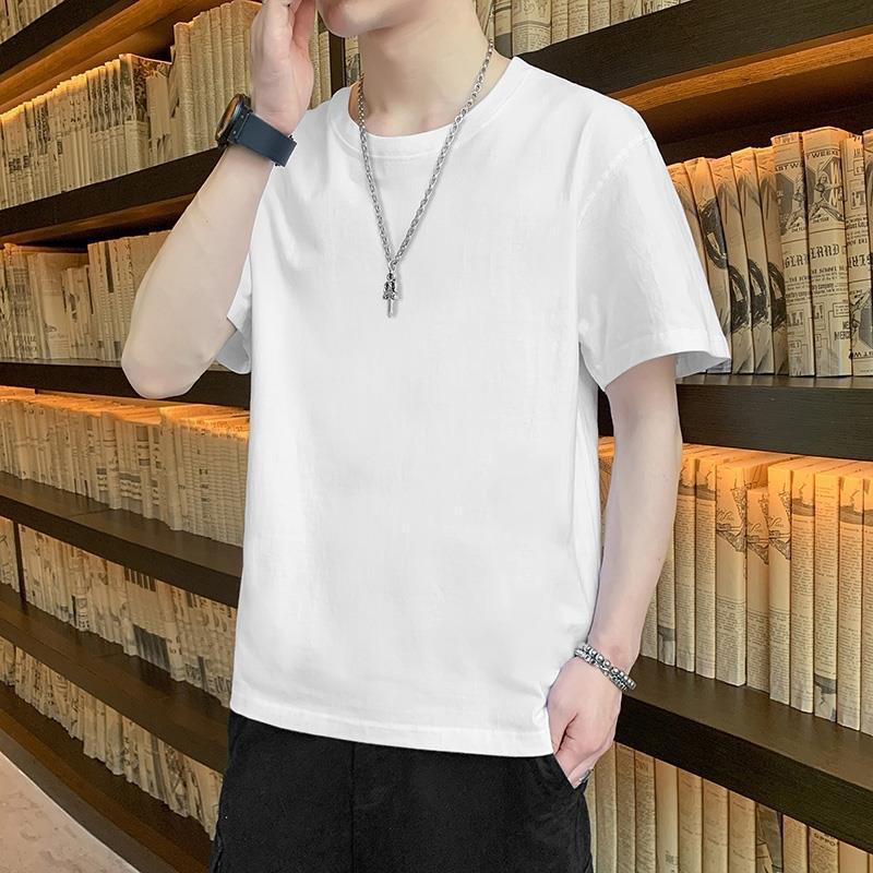 Camiseta ajustada de estilo coreano, elegante camiseta de manga corta con cuello redondo de estilo japonés para hombre, top versátil y moderno, marca de moda casual.