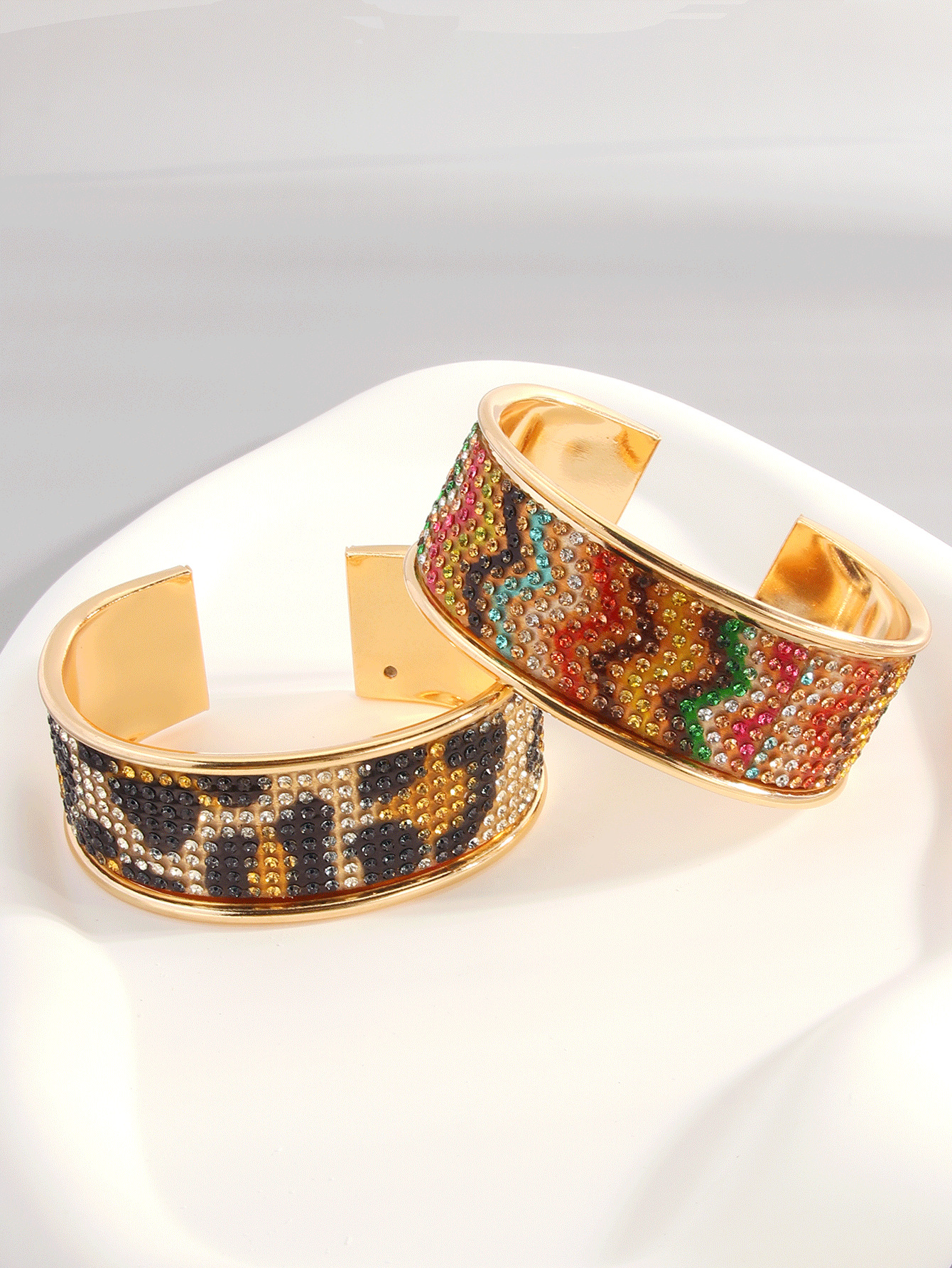 Zinc alloy Material Elegant Simple Style Geometric Leopard Zinc Alloy Bangles Wholesale