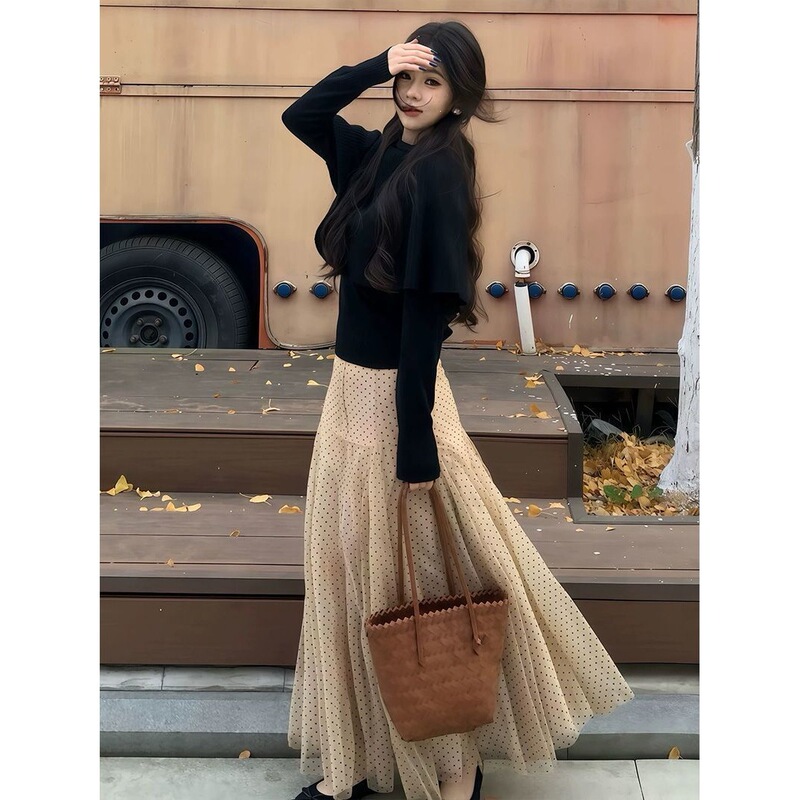 Gentle style women's early autumn two-piece set: long-sleeved knit top with cape-like shawl and high-waisted mesh skirt Gentle style women's early autumn two-piece set: long-sleeved knit top with cape-like shawl and high-waisted mesh skirt
