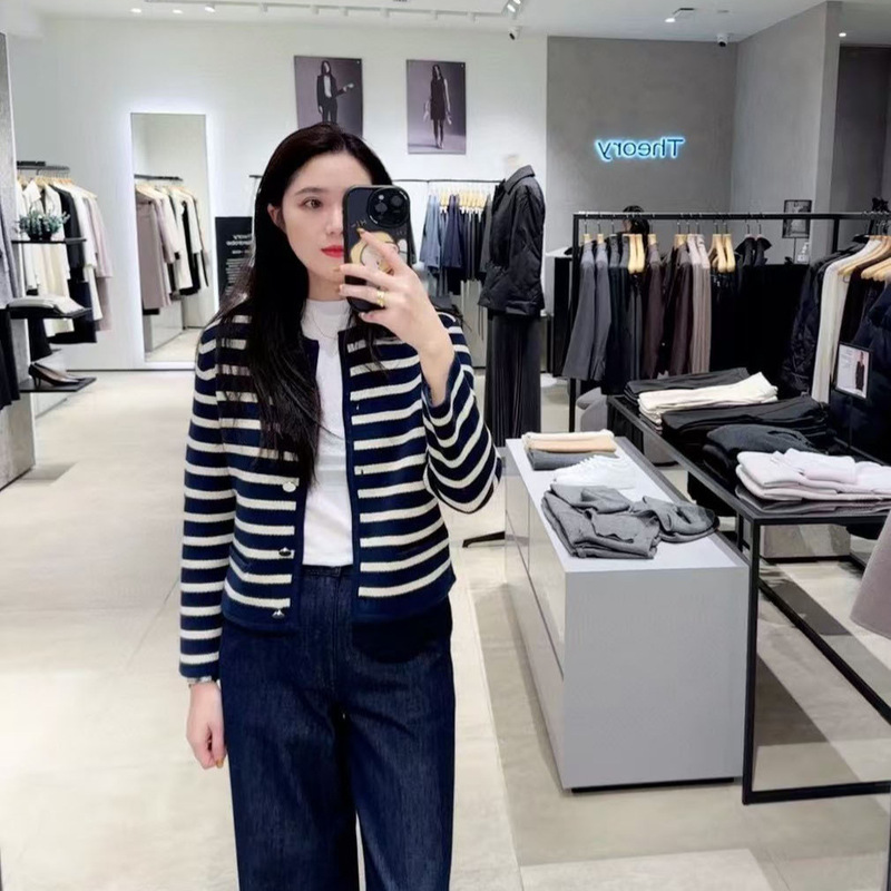 Th 2025 Early Spring New Women's Cotton Crewneck Long Sleeve Striped Knit Cardigan Th 2025 Early Spring New Women's Cotton Crewneck Long Sleeve Striped Knit Cardigan