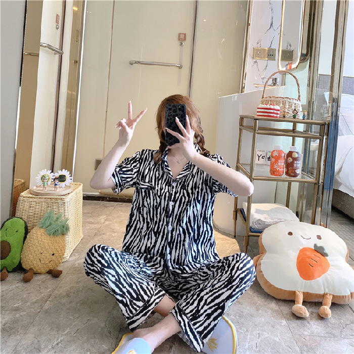 Pantalones de manga corta pijamas de las mujeres de verano estilo coreano ins cardigan leche traje de seda hogar ocio dibujos animados estudiante fuera image 19