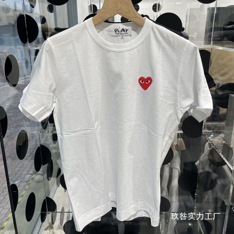 High-Quality Classic Trendy Brand Play Heart T-Shirt for Women, Short-Sleeve with Red Heart Embroidery, Unisex Couple Wholesale High-Quality Classic Trendy Brand Play Heart T-Shirt for Women, Short-Sleeve with Red Heart Embroidery, Unisex Couple Wholesale