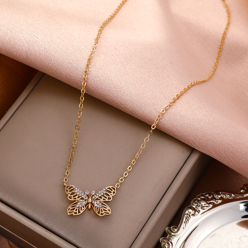 Butterfly Pendant Necklace With Hollow Collar Design For Women_voghion.com