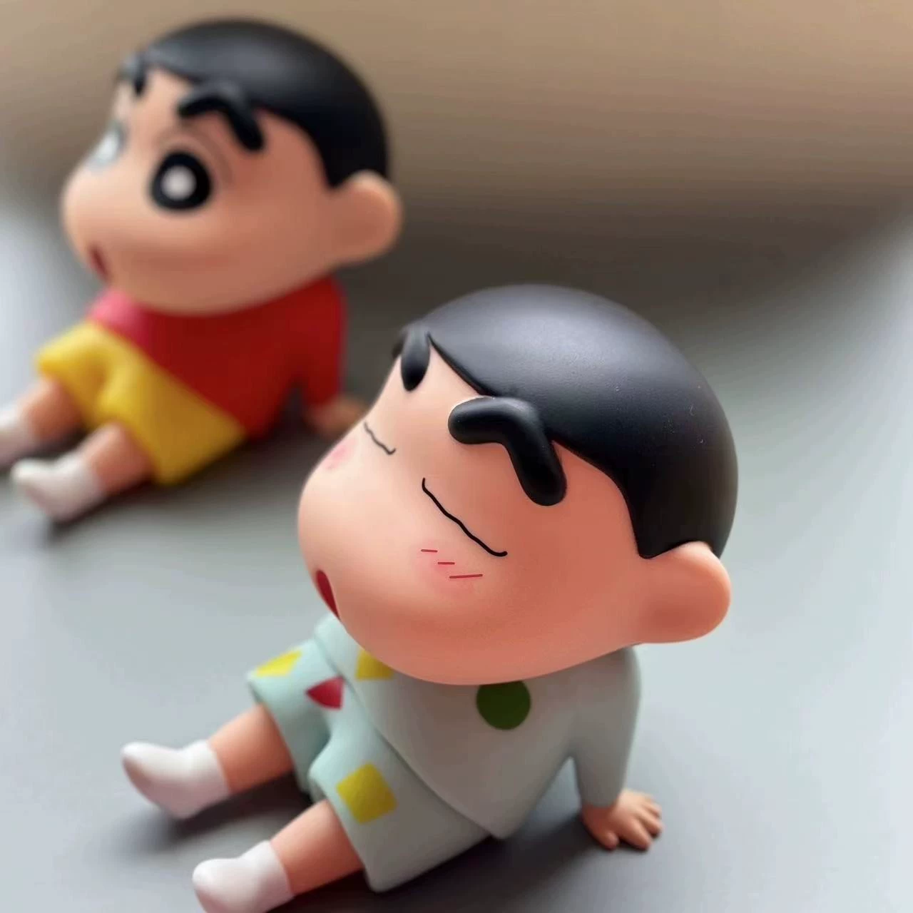 Crayons, phone holder, minifigure, cute table mobile phone
