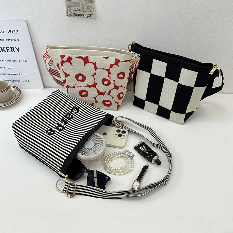 Bolso de punto de mensajero simple de nueva moda Bolso de hombro casual de gran capacidad Bolso Tote Bolso de viajero diagonal para mujer