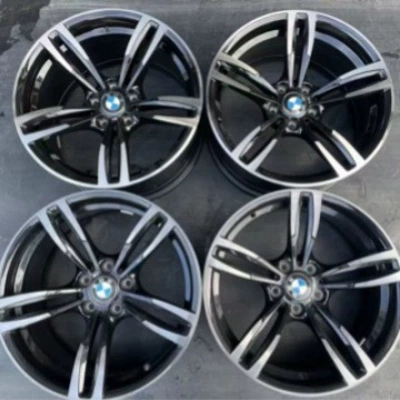 The manufacturer supplies adapted wheel Hub - 19x95j-x-model