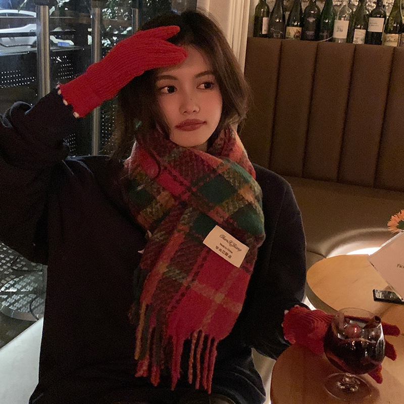 Versión coreana del nuevo producto bufanda a cuadros de cachemira de imitación mujer otoño e invierno bufanda cálida gruesa estudiante bufanda de moda de todo fósforo