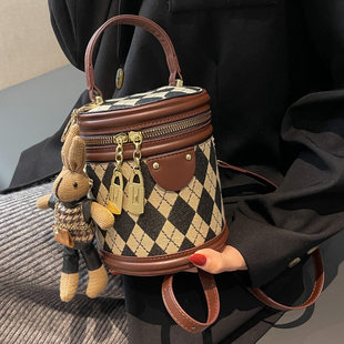 Retro universal small bag, autumn small handheld shoulder bag with diamond pattern, trend of season