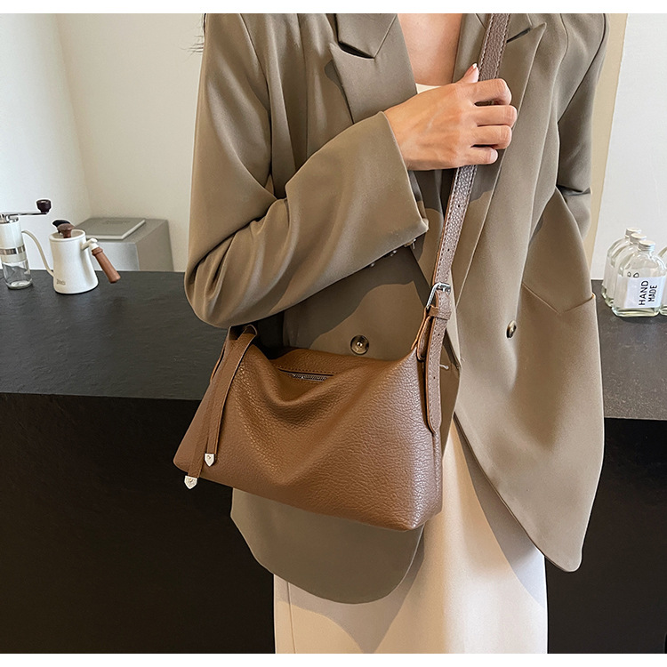 High quality texture large capacity 2024 summer new item niche design pillow fashionable versatile single shoulder_voghion.com