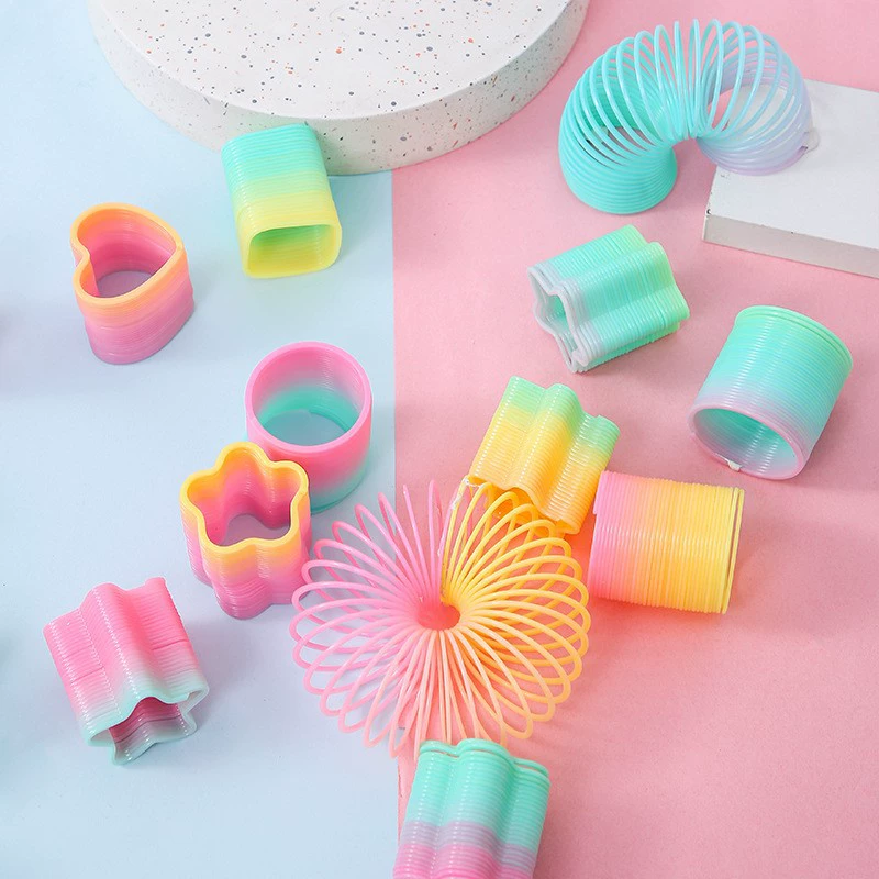 Small rainbow Slinky for elementary school students, smart toy, direct factory sales