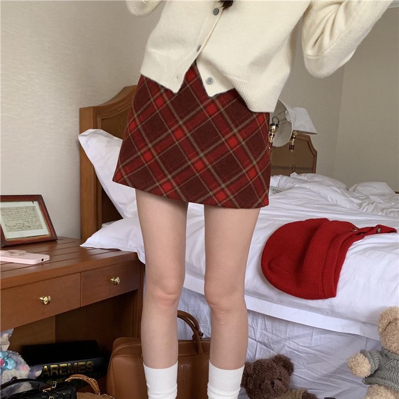 Woolen autumn retro red skirt