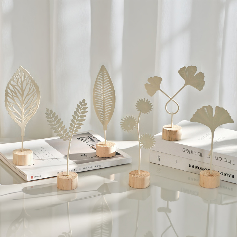 北欧スタイルのライト高級金属工芸品クリエイティブホームリビングルーム玄関ホールワインキャビネット装飾鉄イチョウの葉の装飾品|undefined