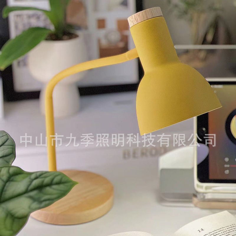 Lámpara de escritorio LED nórdica, protección ocular, luz cálida para estudio, dormitorio o lectura