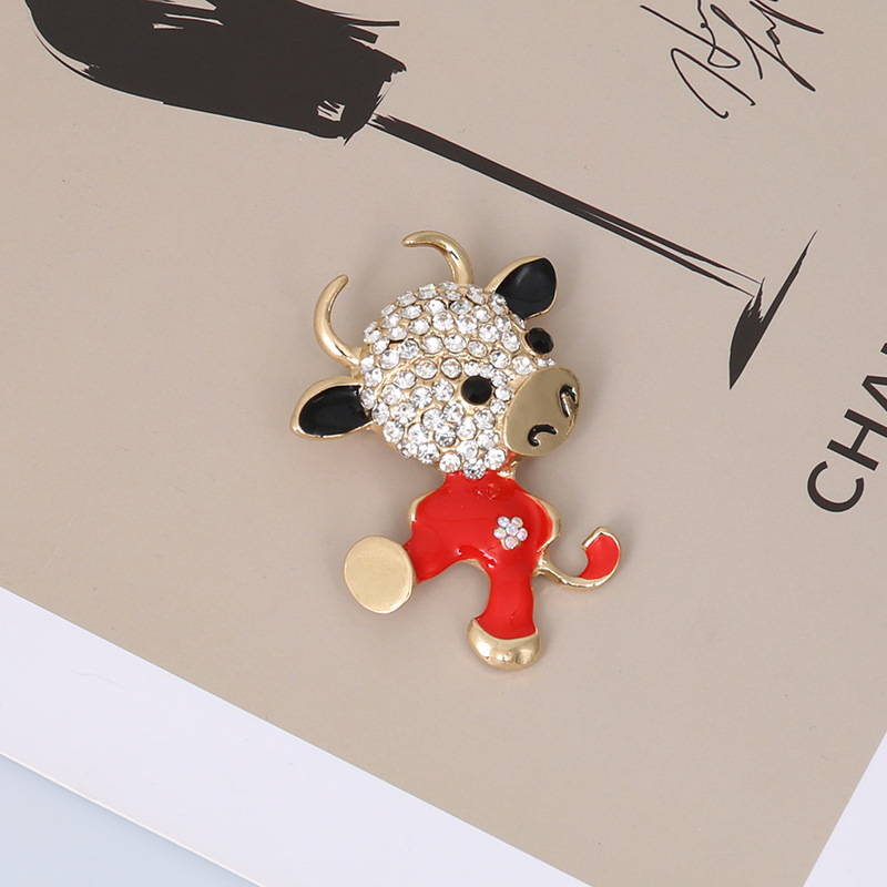 cartoon cow brooch cute animal metal drip oil pin coat accessories collar pinpicture1