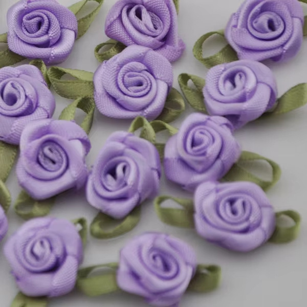 светло-фиолетовый