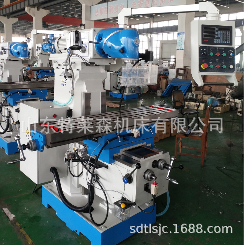 XL6230 万能铣床    立卧式铣床，铣头360度回转