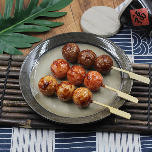 Simulated food Japanese teriyaki crispy bone meatball skewers charcoal grilled chicken meatball skewers model convenience store decoration shooting props