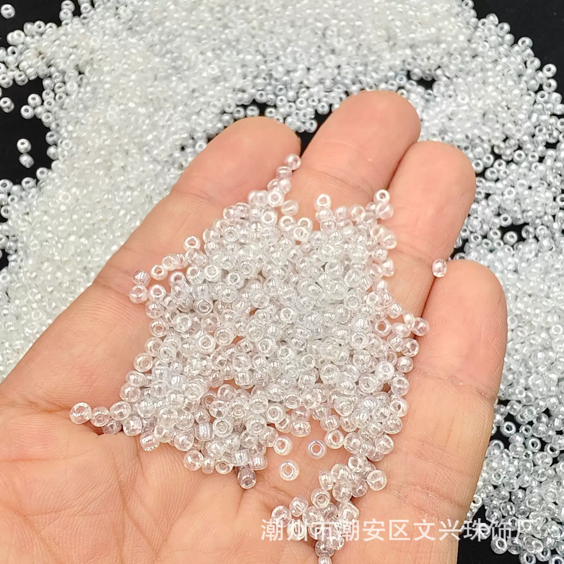 玻璃小米珠2-4mm民族服饰白色透明隔珠饰品配件服饰材料厂家批发