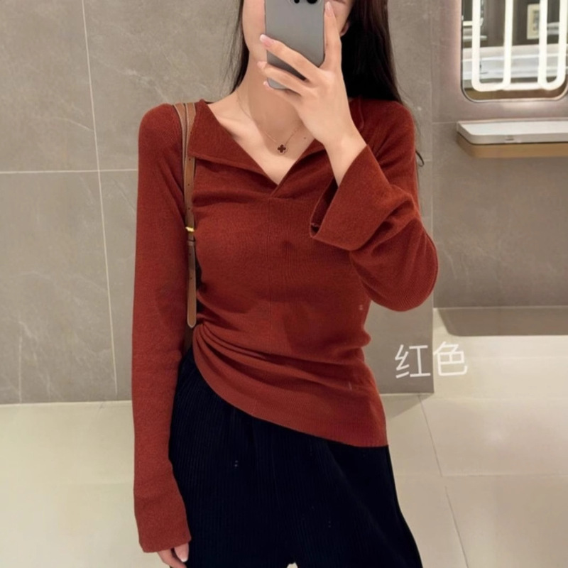 2025新型純色vネック修身tシャツの上着の女性の柔らかいモチモチとした減齢のファッションデザイン感のあるニットシャツ|undefined