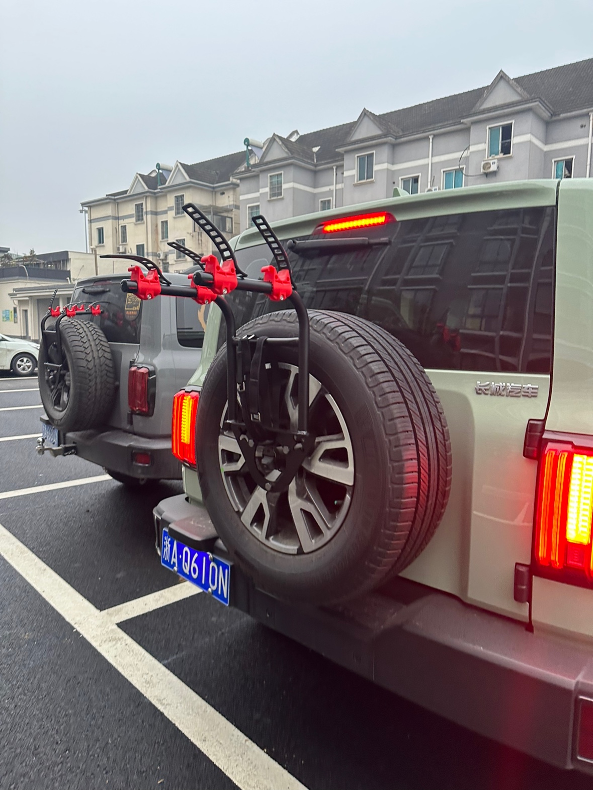 Tank 300 Bicycle Rack Spare Tire Bicycle Rack, Non-Destructive Installation, Foldableable, Does Not Block the License Plate Reflection