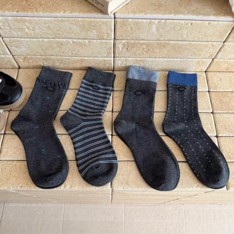 Gray-blue tone~New autumn college-style striped mid-calf socks for women, blue-gray color-blocking, seamless, Korean-style versatile socks Gray-blue tone~New autumn college-style striped mid-calf socks for women, blue-gray color-blocking, seamless, Korean-style versatile socks