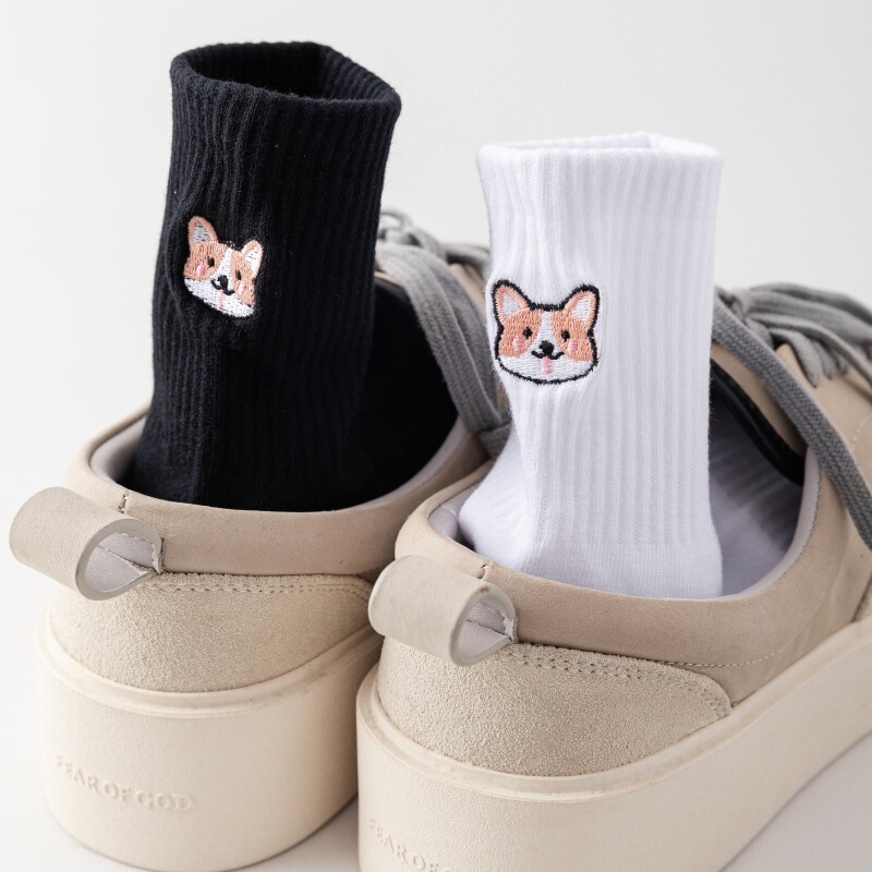 Socks men's black and white cartoon Three-dimensional puppy embroidery cute all-match mid-calf autumn and winter sports mid-bang socks basketball socks